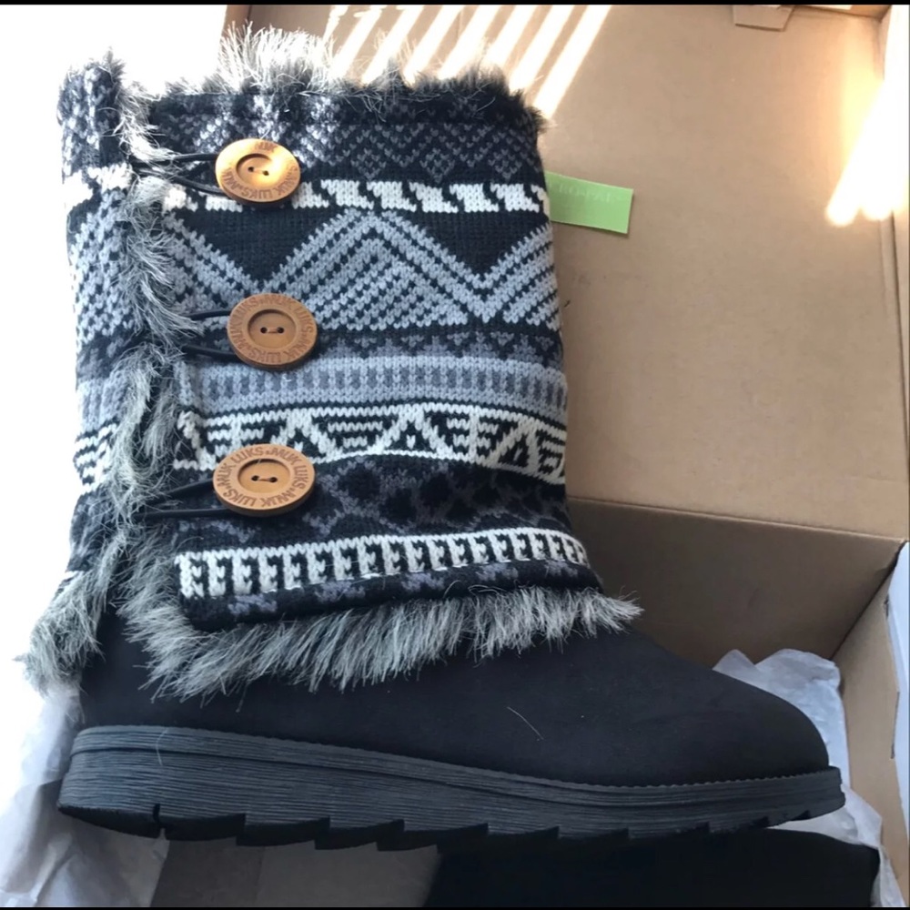 muk luks boots. never worn.